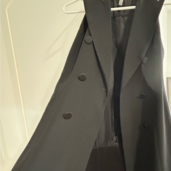 Laundry by Shelli Segal Black Tuxedo Pre-Owned Great Condition Worn once. - Picture 5 of 5
